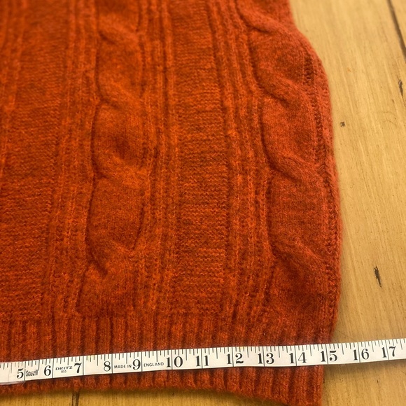 Women’s Burnt Orange Cable Knit Vest Acrylic New Size small/medium - Picture 6 of 10